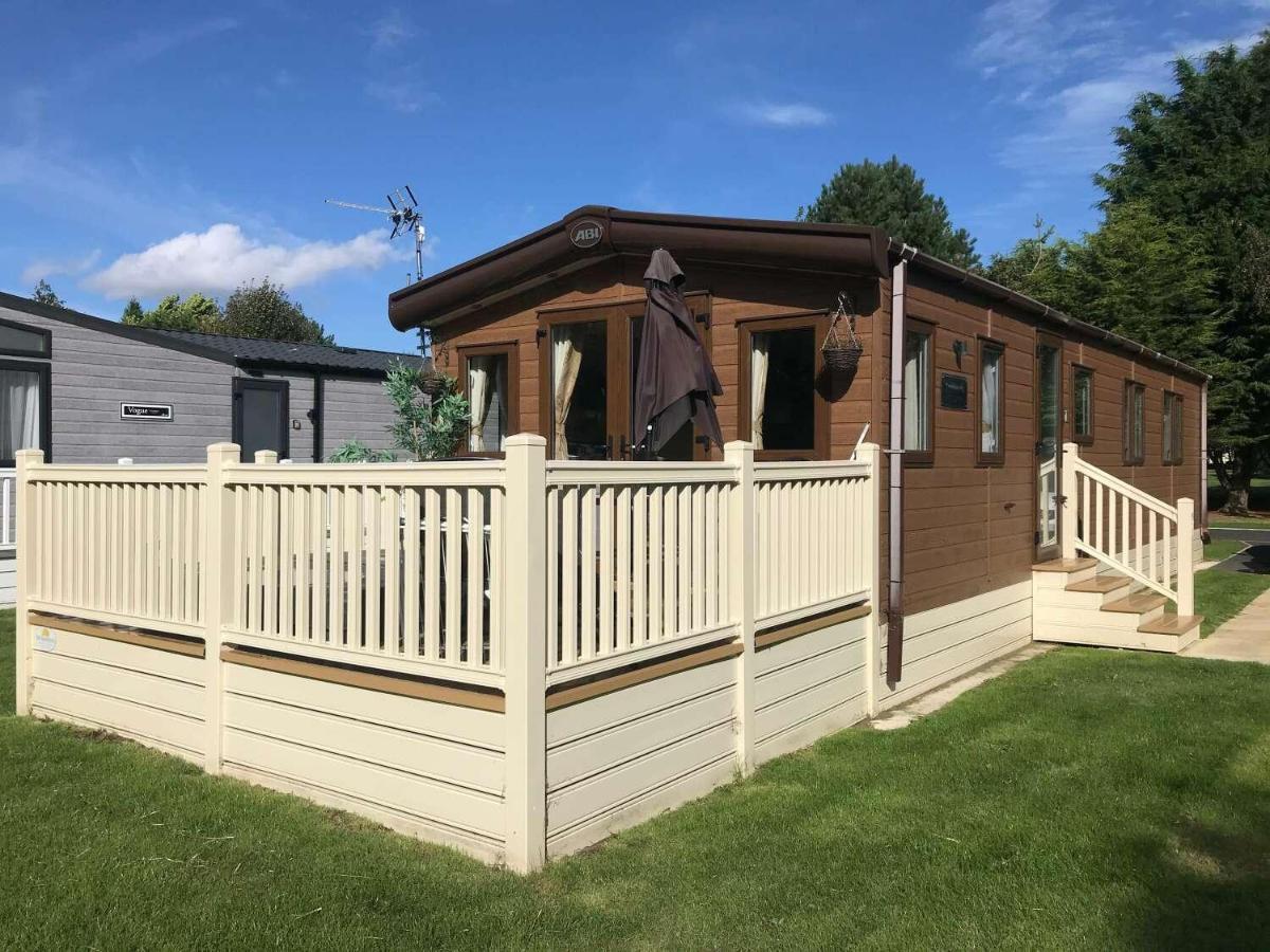 Brooksbank Lodge With Hot Tub Barmby on the Moor Luaran gambar